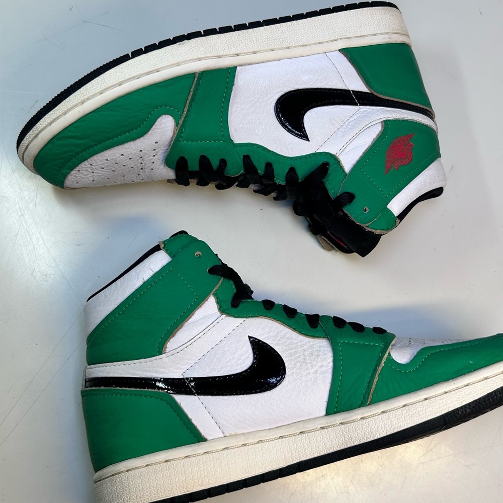 Nike Air Jordan Women’s Green and White Leather High Tops. Size 7.5 - Picture 6 of 16